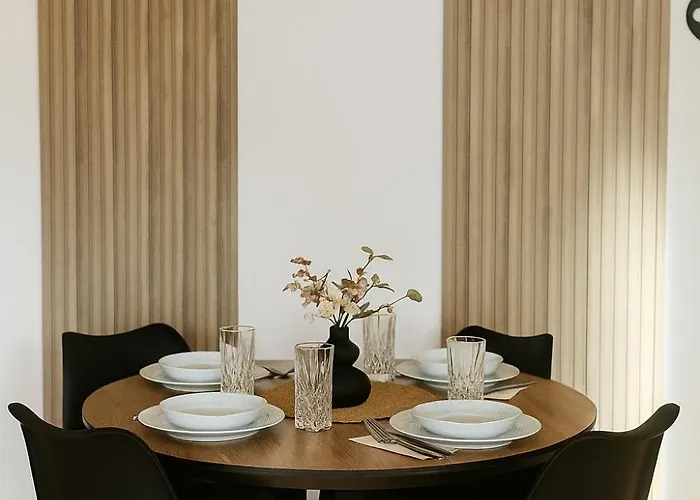 Melissa Two Bedroom With Balcony Апартаменти Макарська