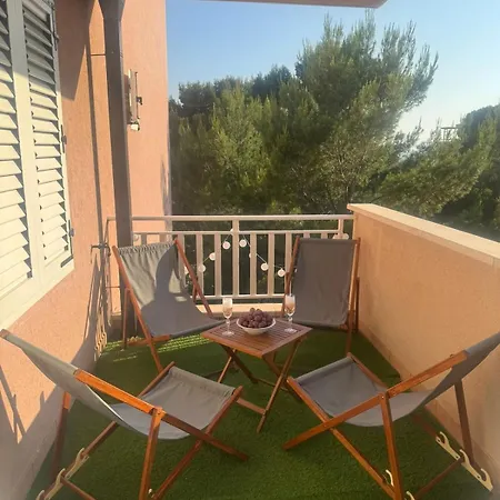 Melissa Two Bedroom With Balcony