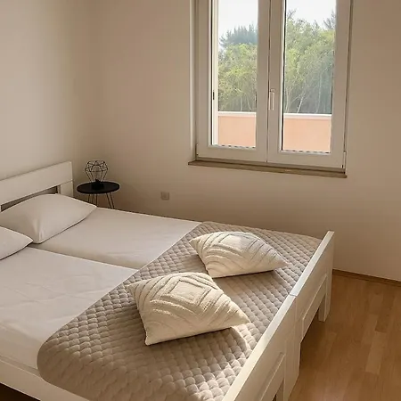 Melissa Two Bedroom With Balcony *