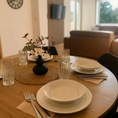 Melissa Two Bedroom With Balcony Apartment