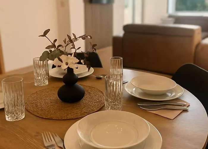 Melissa Two Bedroom With Balcony Apartament